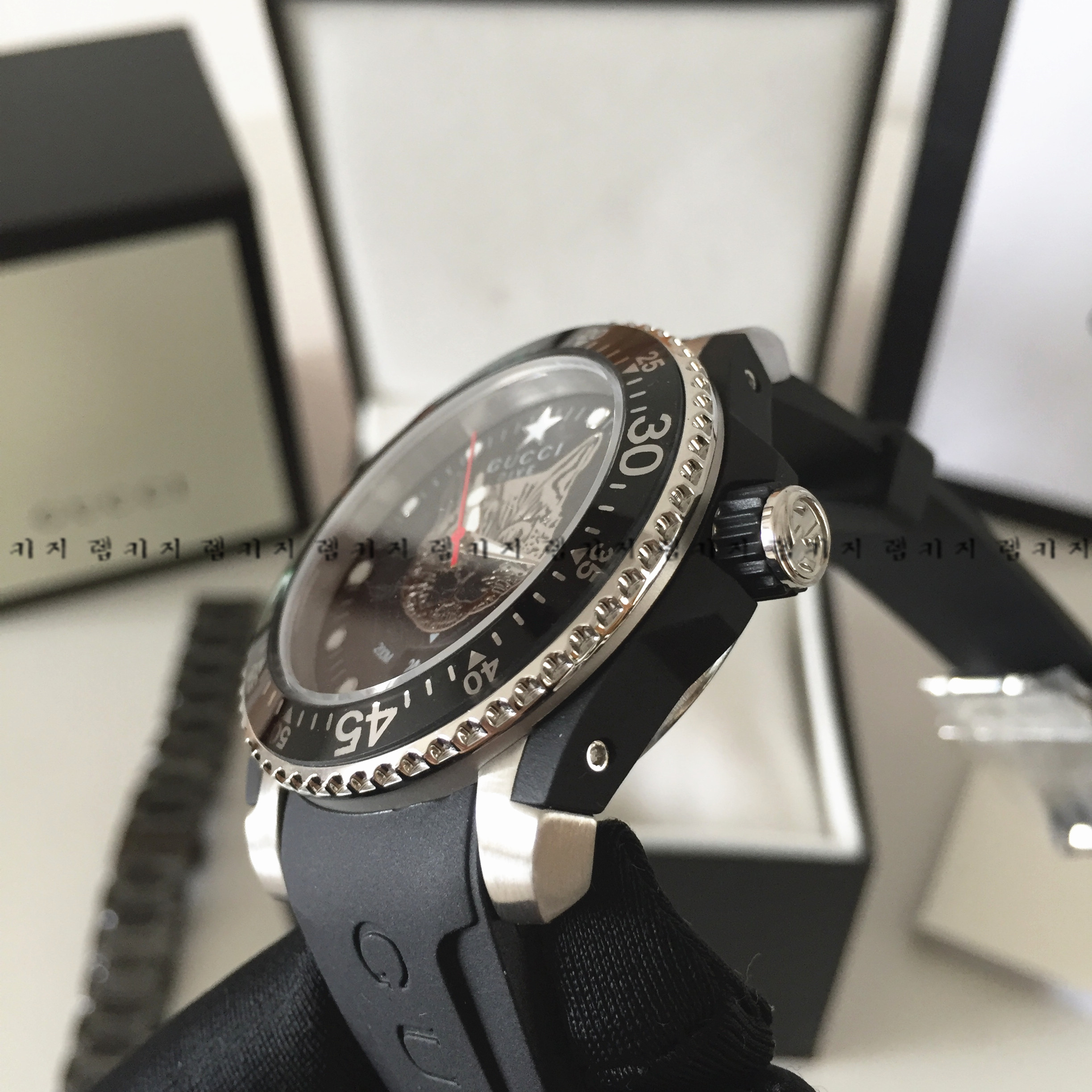 구찌 다이브 캣 러버 우레탄 시계 + 메탈스트랩